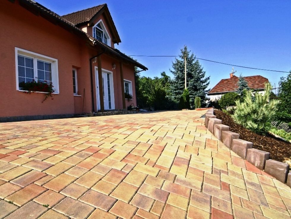 Aké sú trendy v betónových dlažbách?